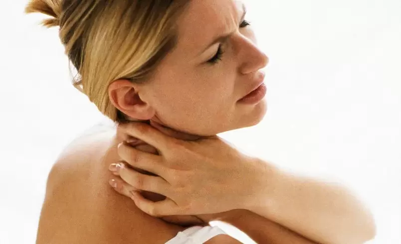 dolor de cuello debido a la osteocondrosis
